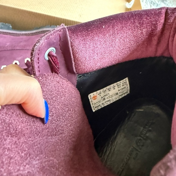 Women’s Burgundy velvet Timberland boots. - Picture 8 of 11